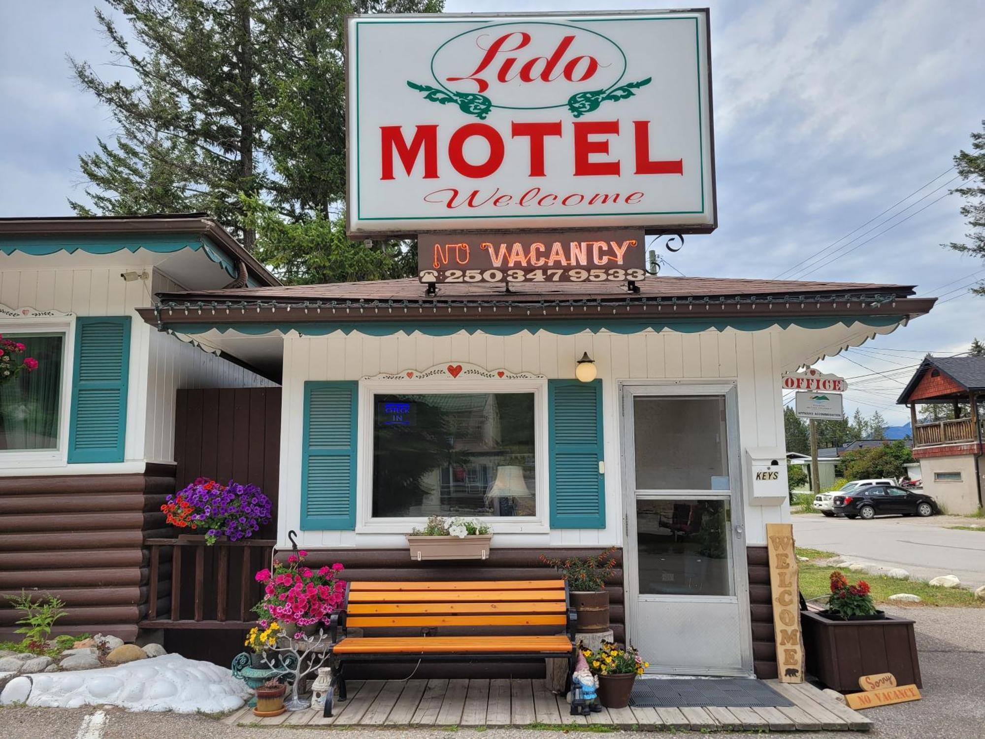 Lido Motel Radium Hot Springs Exteriér fotografie